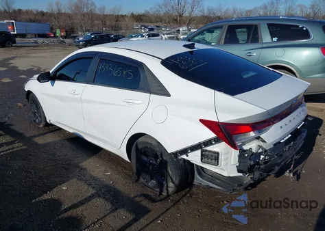 2023 Hyundai Elantra Sel z USA, uszkodzony, nr VIN 5NPLM4AG9PH090685